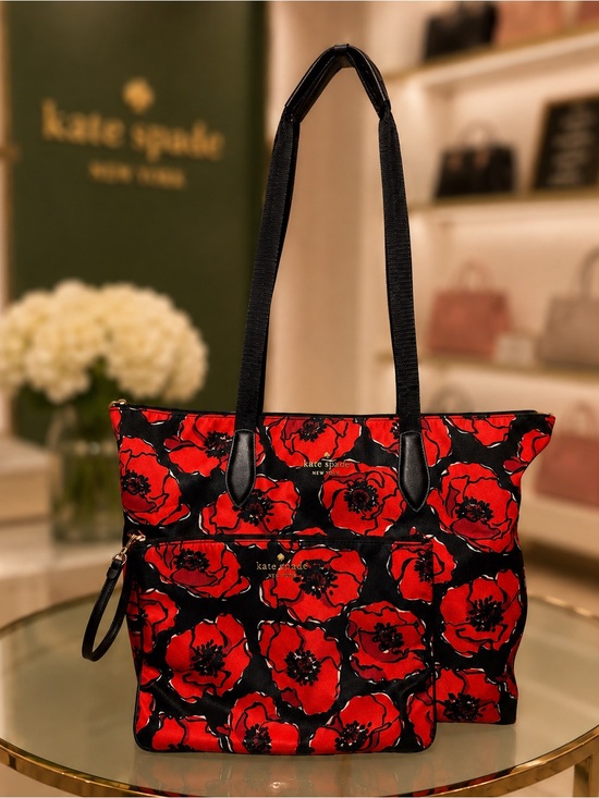 kate spade Handbags - ♠️ NWOT kate spade Mel poppy print tote with wristlet